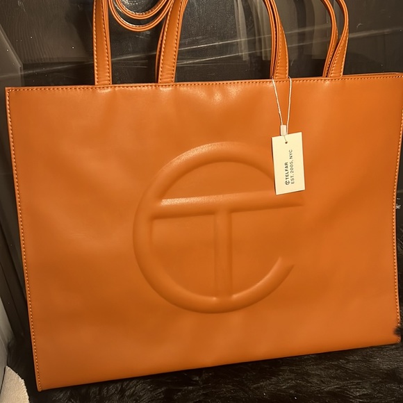 Large tan Telfar - Picture 5 of 8